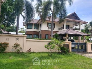 Casa en alquiler y en venta de 4 habitaciones en Bang Lamung, Chonburi