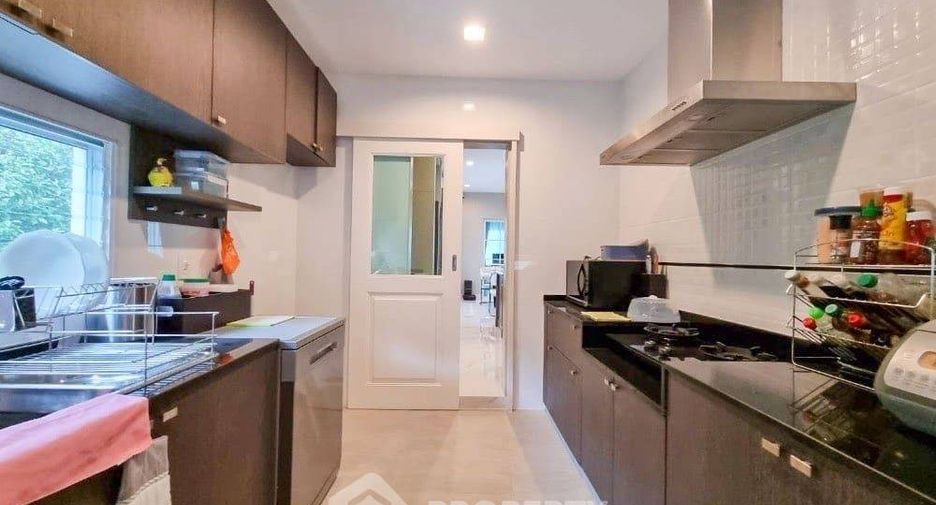 For rent and for sale 4 bedrooms house in Bang Khen, Bangkok
