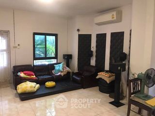 Продажа 3 спальни дом в Mueang Chon Buri, Чонбури