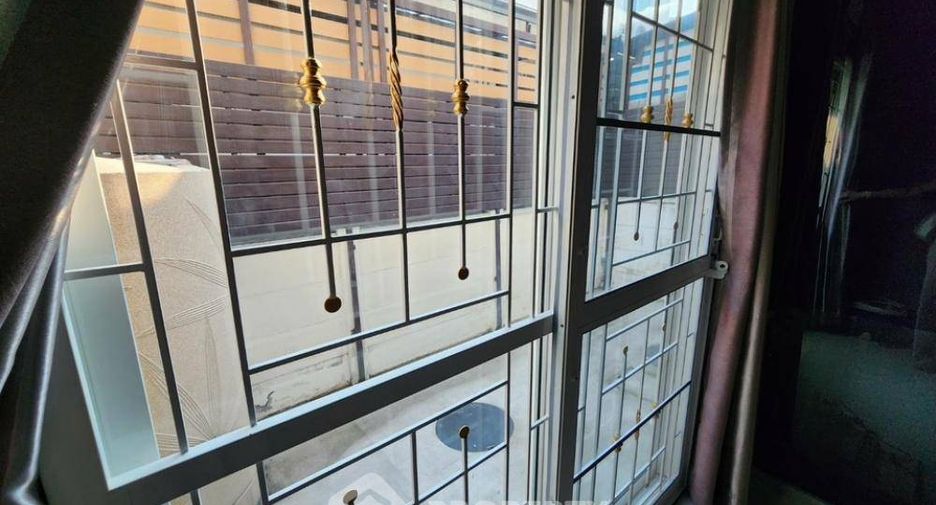 For sale 3 bedrooms house in Thung Khru, Bangkok
