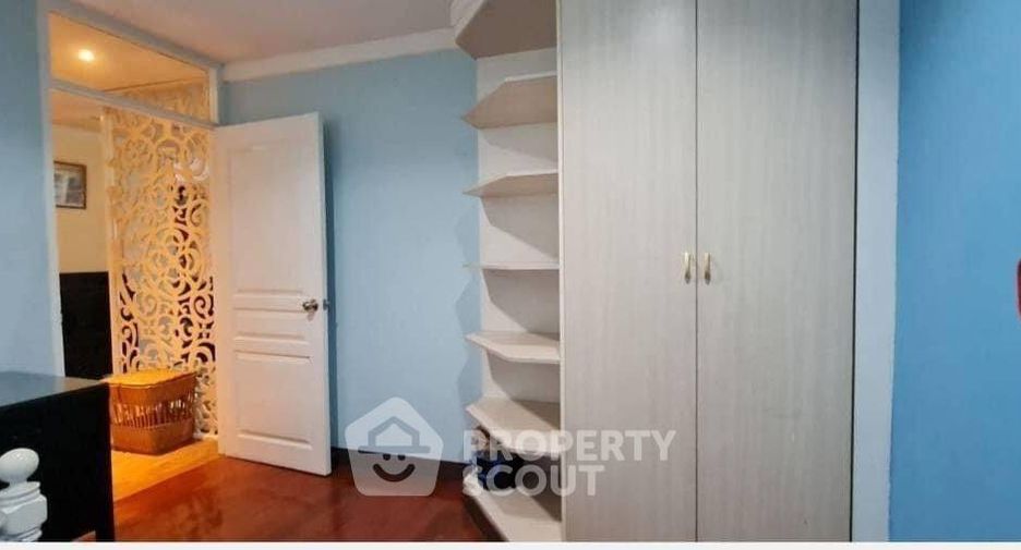 For sale 2 bedrooms condo in Khlong Toei, Bangkok
