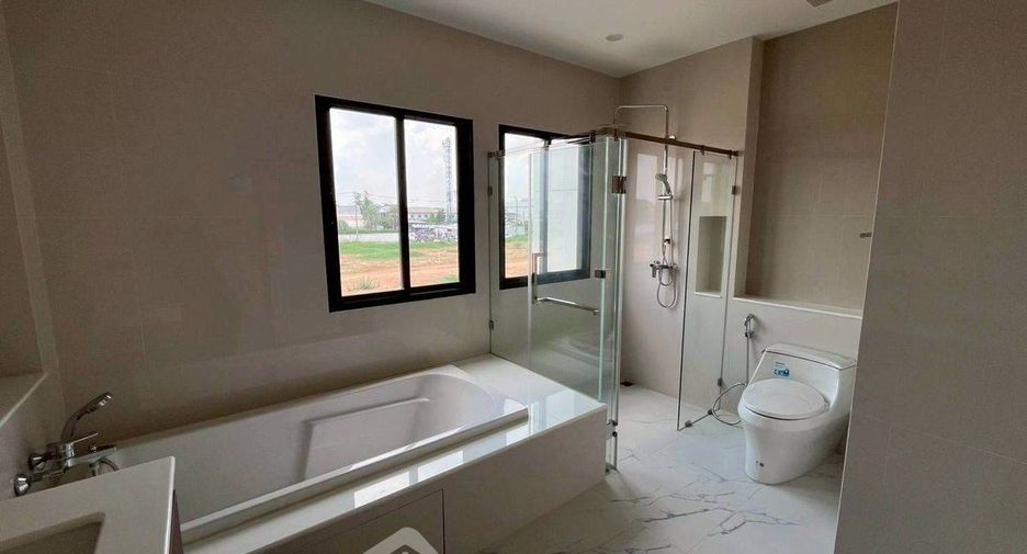 For sale 5 bedrooms house in Bang Khen, Bangkok