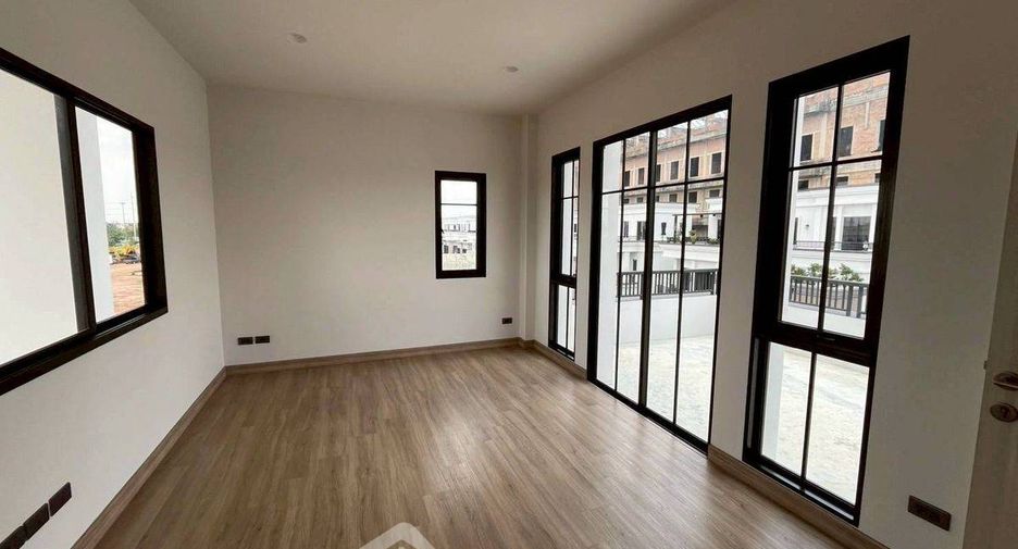 For sale 5 bedrooms house in Bang Khen, Bangkok