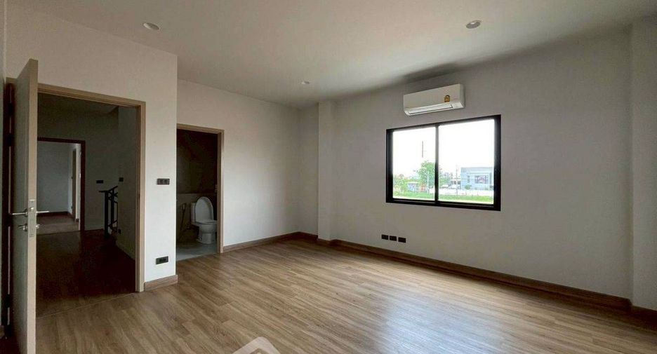 For sale 5 bedrooms house in Bang Khen, Bangkok
