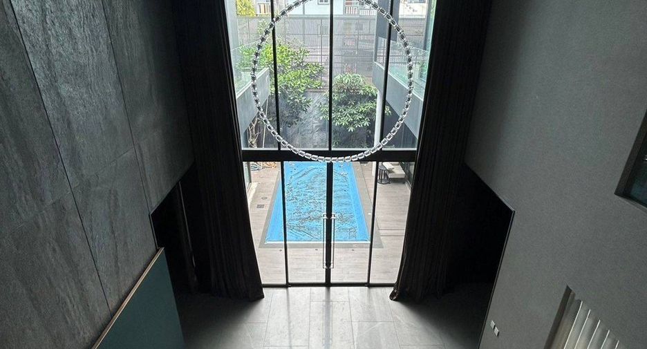 For sale 5 bedrooms house in Bueng Kum, Bangkok