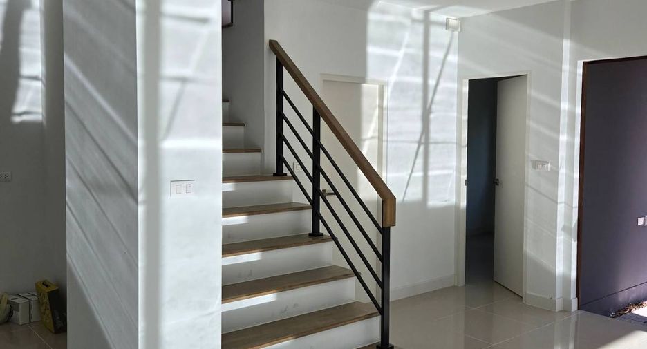 Reihenhaus zum Kauf mit 4 Zimmer in Thung Khru, Bangkok