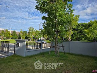 For sale 4 bedrooms townhouse in Thung Khru, Bangkok