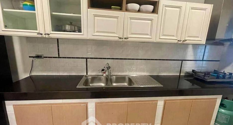 For sale 4 bedrooms house in Si Racha, Chonburi