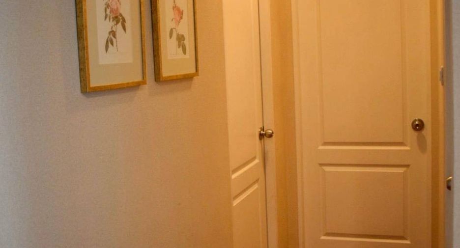 For sale 2 bedrooms condo in Huai Khwang, Bangkok