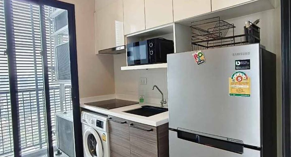 For sale 2 bedrooms condo in Huai Khwang, Bangkok