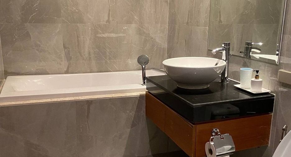 For sale 2 bedrooms condo in Yan Nawa, Bangkok