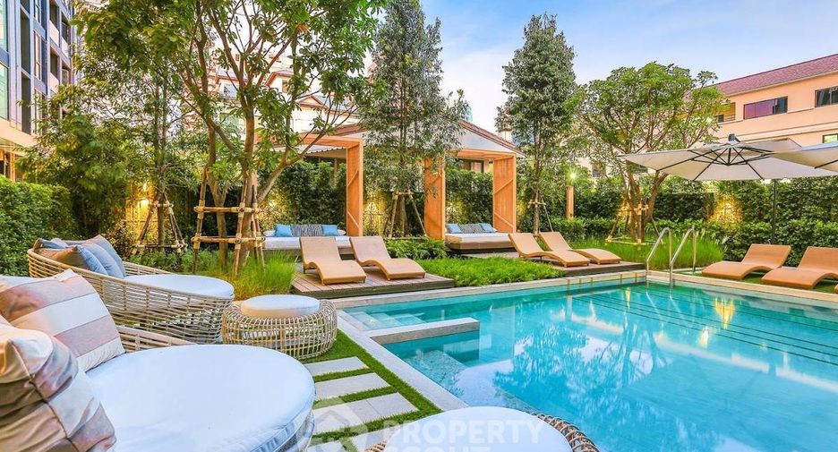 For sale 1 bed condo in Khlong Toei, Bangkok