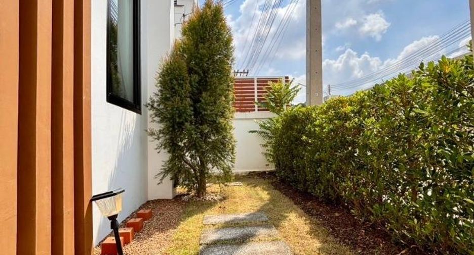For sale 3 bedrooms house in Si Racha, Chonburi
