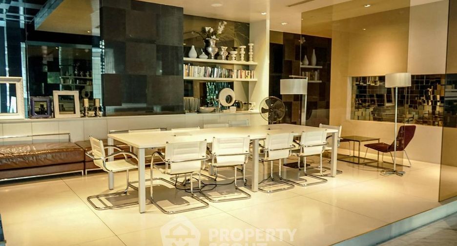 For sale 2 bedrooms condo in Khlong Toei, Bangkok