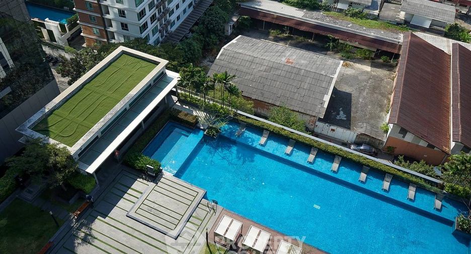 For sale 2 bedrooms condo in Khlong Toei, Bangkok