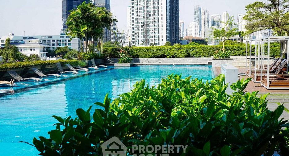 For sale 2 bedrooms condo in Khlong Toei, Bangkok