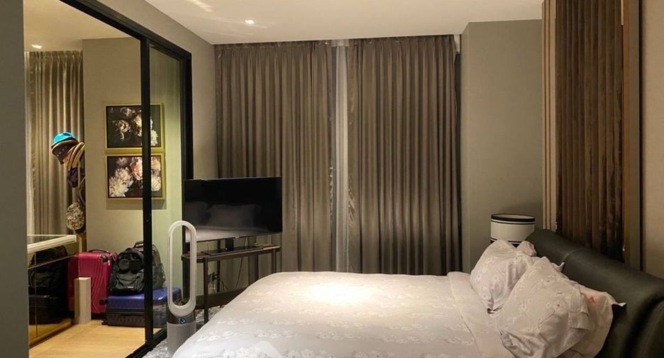 For sale 2 bedrooms condo in Khlong Toei, Bangkok