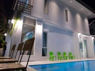 À louer et à vendre 5 chambres maison à Bang Lamung, Chonburi