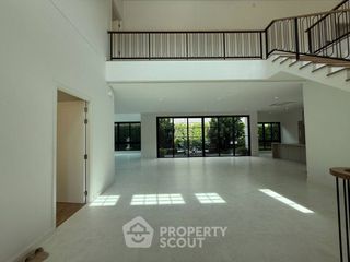 For sale 5 ベッドルーム house in Saphan Sung, Bangkok