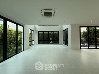 For sale 5 ベッドルーム house in Saphan Sung, Bangkok