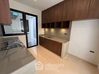 For sale 4 bedrooms house in Bang Kapi, Bangkok
