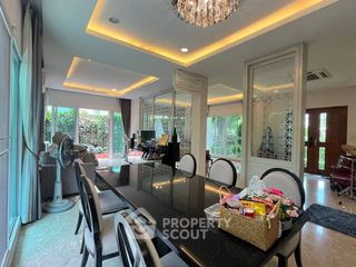 For sale 4 bedrooms house in Taling Chan, Bangkok