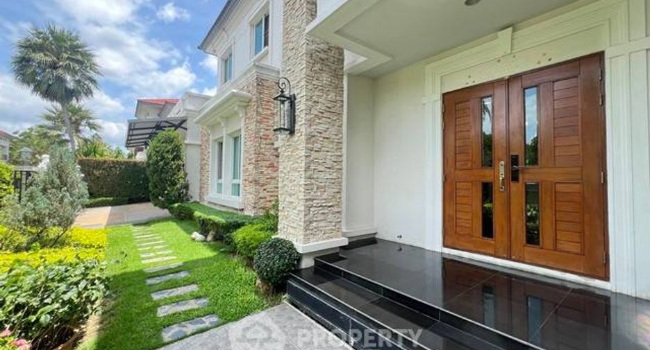 For sale 4 bedrooms house in Taling Chan, Bangkok