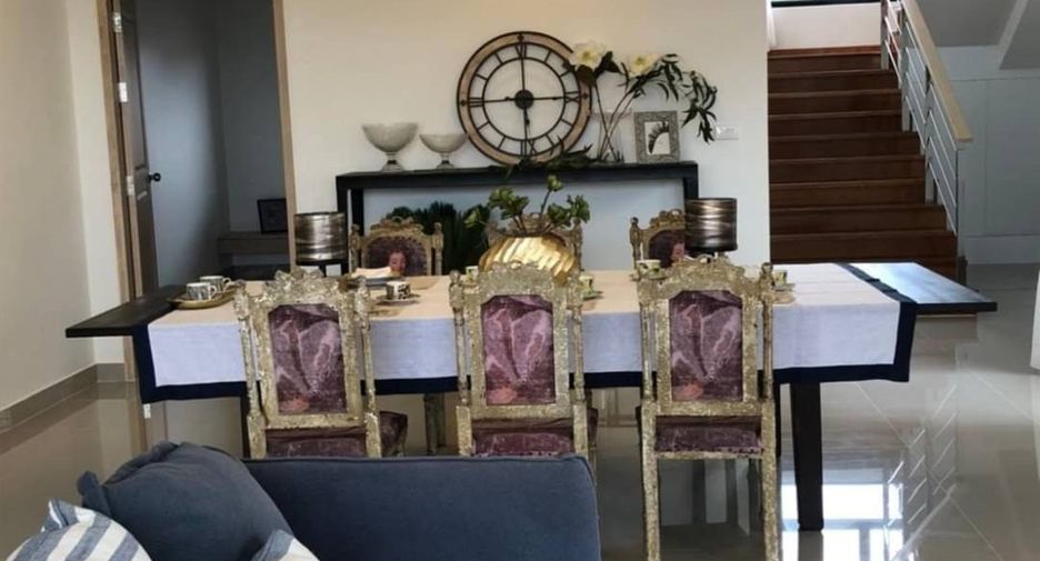 Villa zur Miete und zum Kauf mit 4 Zimmer in East Pattaya, Pattaya