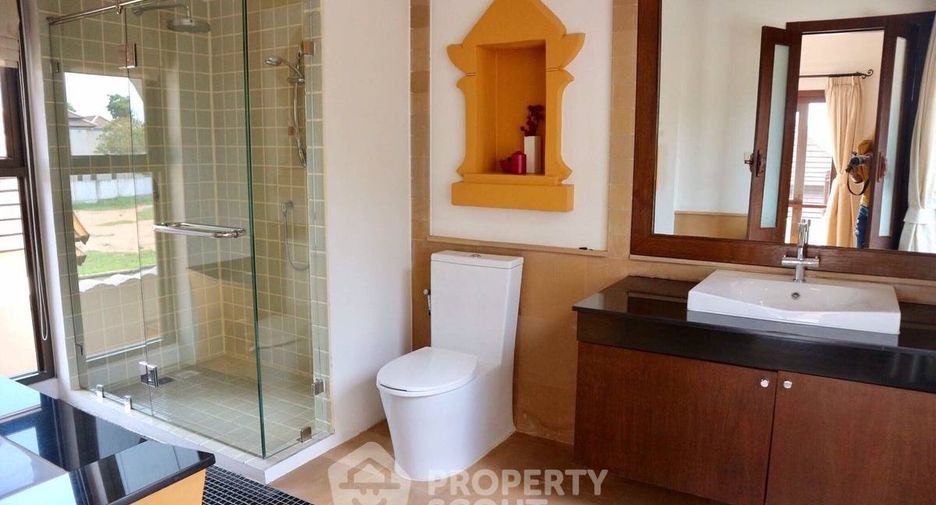 Villa zur Miete und zum Kauf mit 5 Zimmer in East Pattaya, Pattaya
