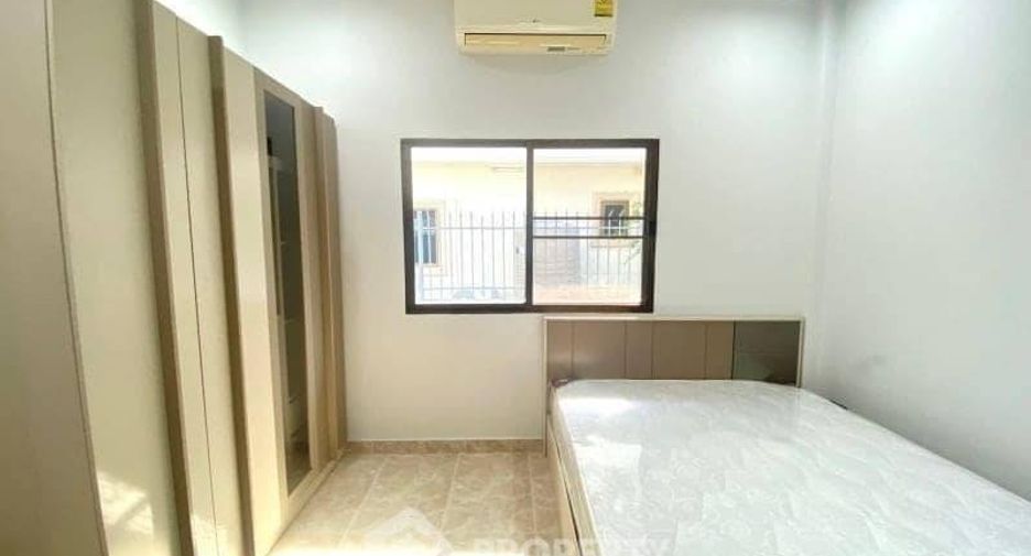 Haus zum Kauf mit 4 Zimmer in Bang Lamung, Chonburi