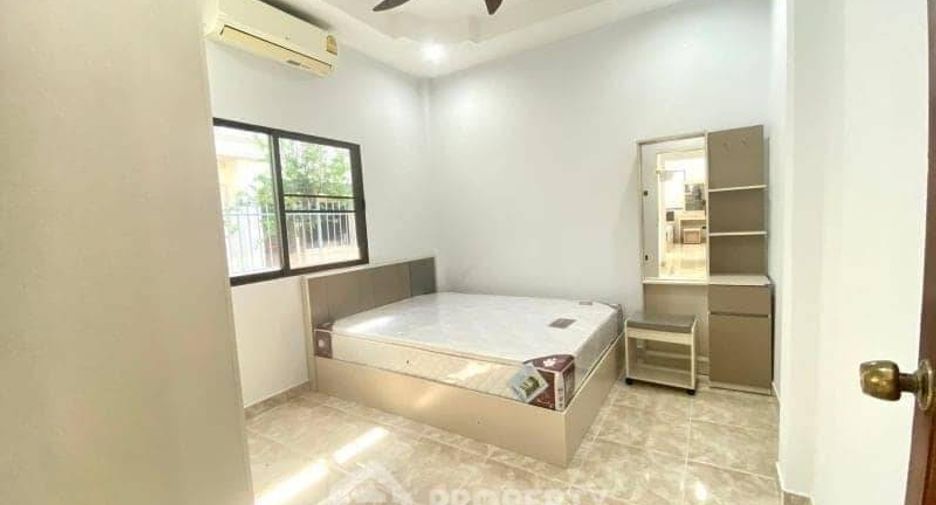 Haus zum Kauf mit 4 Zimmer in Bang Lamung, Chonburi