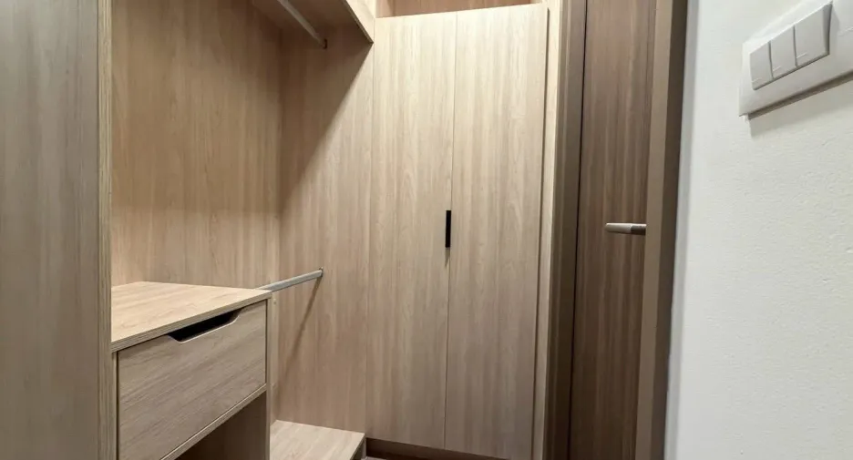 For rent studio condo in Mueang Samut Prakan, Samut Prakan