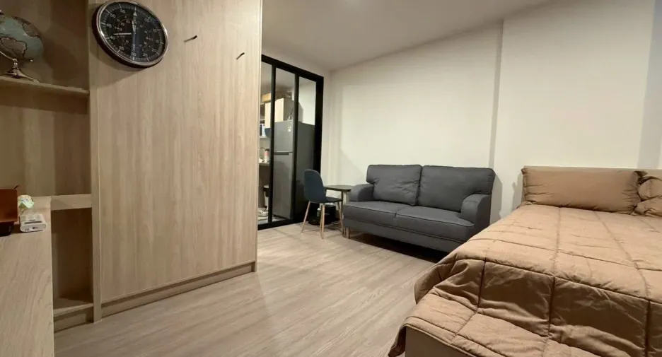 For rent studio condo in Mueang Samut Prakan, Samut Prakan