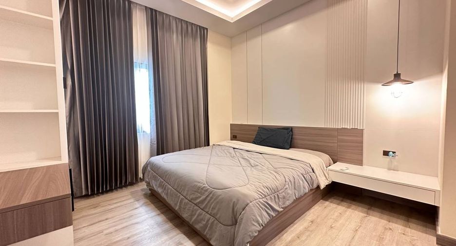For sale 5 bedrooms townhouse in East Pattaya, Pattaya