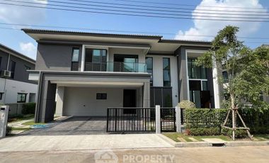 For sale 4 bedrooms house in Khlong Sam Wa, Bangkok