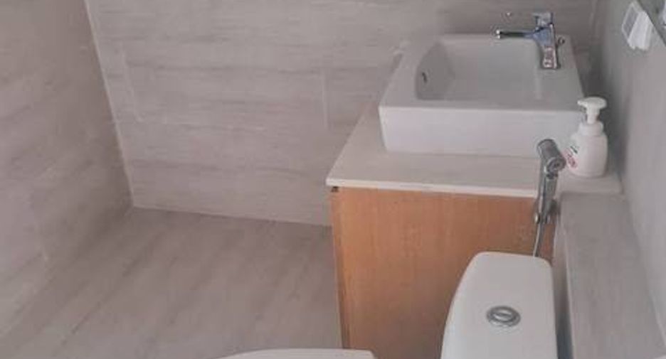 Продажа 2 спальни кондо в Щаттхана, Бангкок