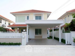 出售 3 卧室 独立屋 在 Si Racha, Chon Buri
