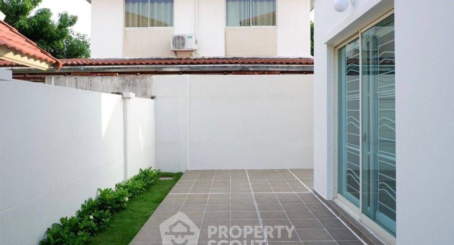For sale 3 bedrooms house in Si Racha, Chonburi