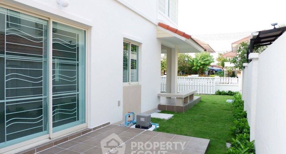 For sale 3 bedrooms house in Si Racha, Chonburi