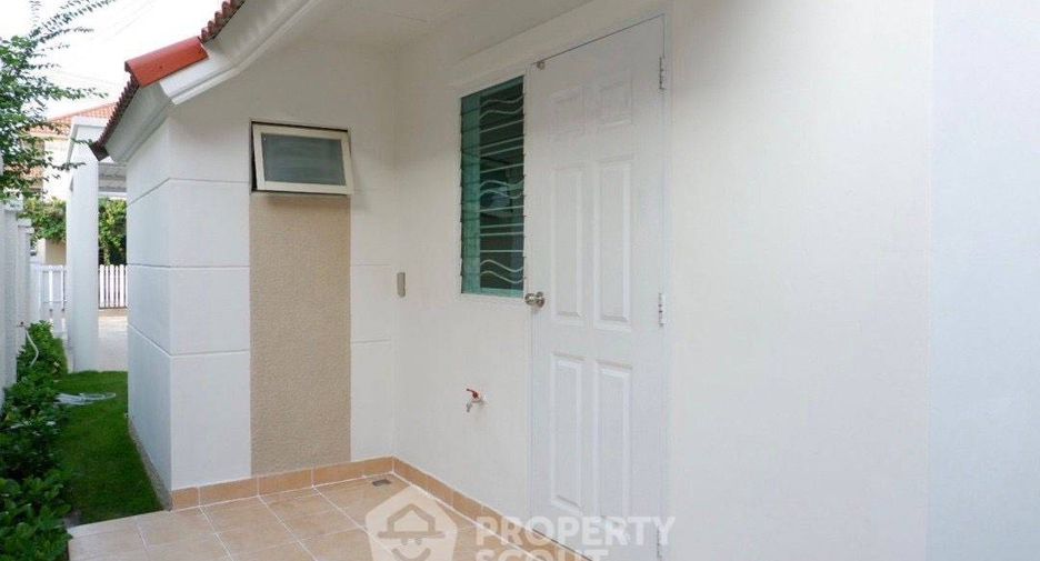 For sale 3 bedrooms house in Si Racha, Chonburi