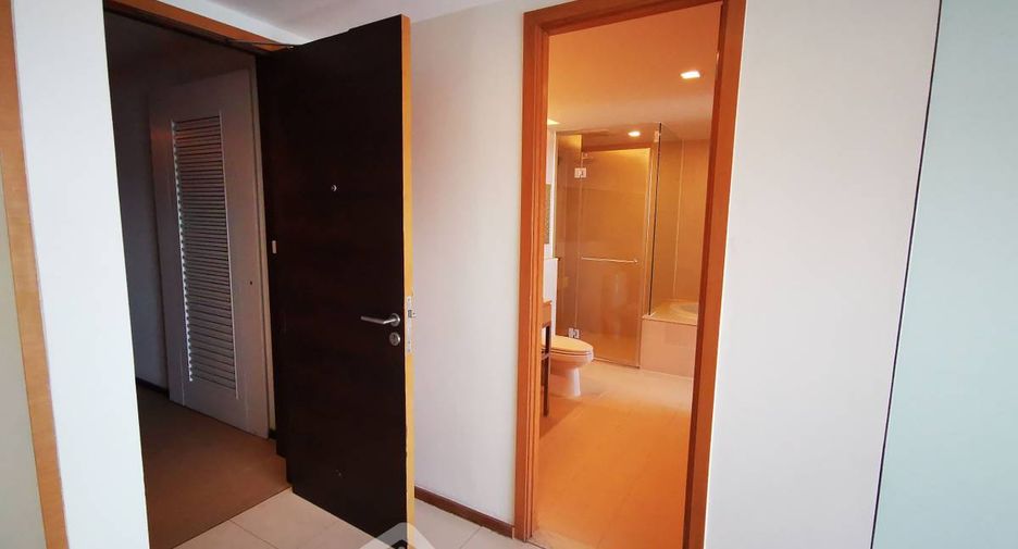 For sale 1 bed condo in Sathon, Bangkok