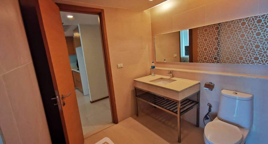 For sale 1 bed condo in Sathon, Bangkok