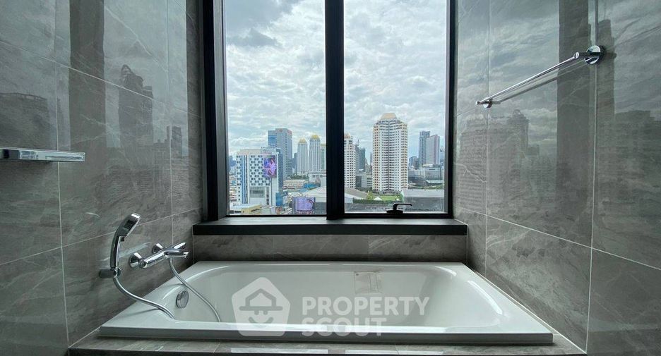 For sale 2 bedrooms condo in Pathum Wan, Bangkok