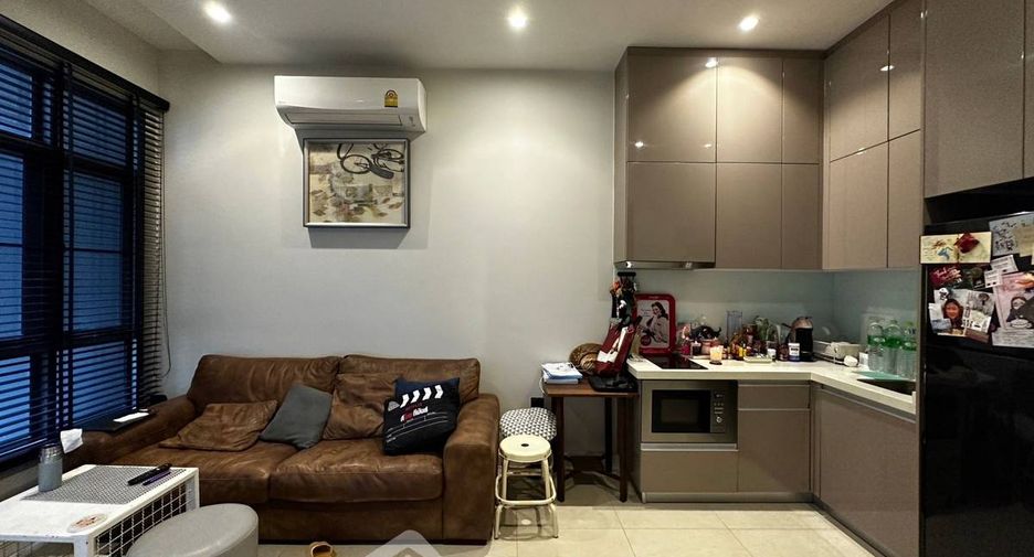 For sale 1 bed condo in Phra Khanong, Bangkok