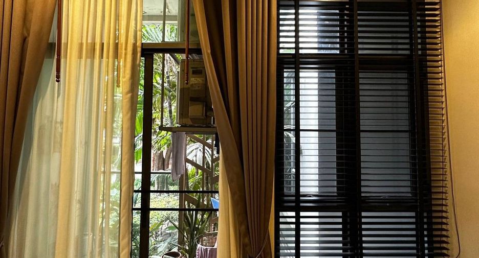 For sale 1 bed condo in Phra Khanong, Bangkok