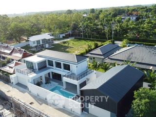 À vendre 4 chambres villa à Bang Lamung, Chonburi