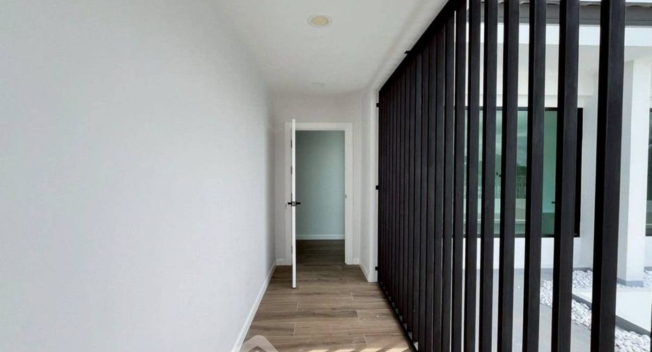 For sale 4 bedrooms villa in Bang Lamung, Chonburi