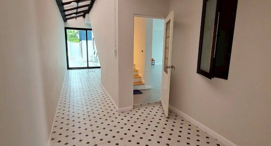 For sale 4 bedrooms villa in Bang Lamung, Chonburi