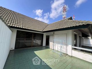 For sale 3 ベッドルーム townhouse in Na Jomtien, Pattaya