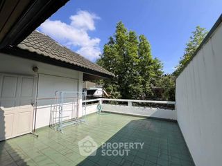 For sale 3 ベッドルーム townhouse in Na Jomtien, Pattaya